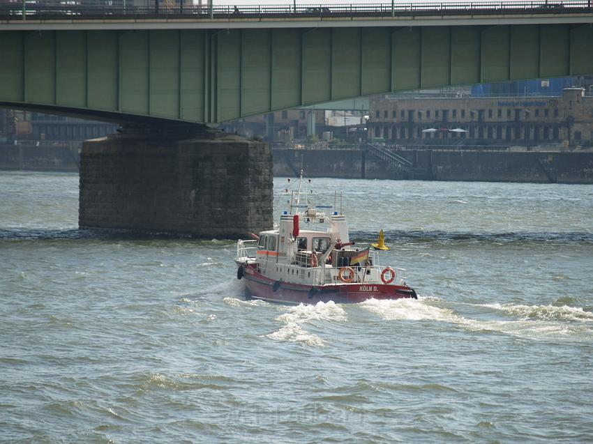 Uebungsfahrt Loeschboot und Ursula P60.JPG